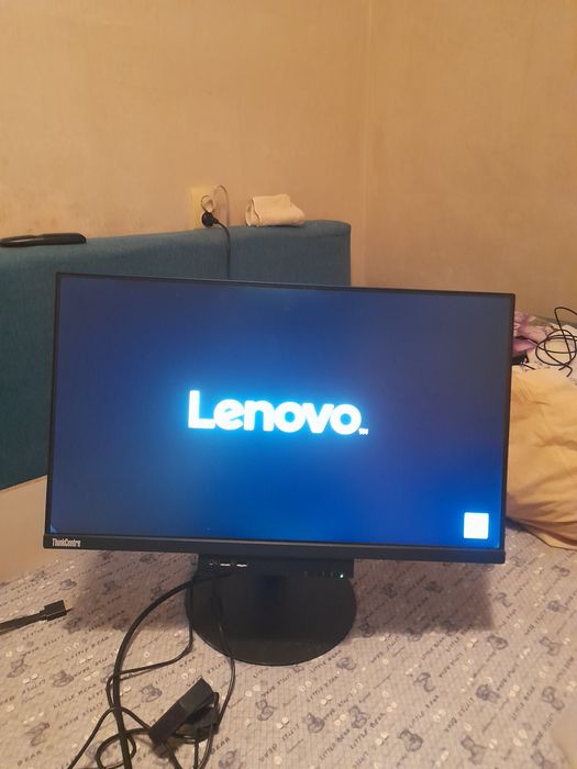 Монитор Lenovo 24