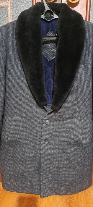 Продам пальто короткие