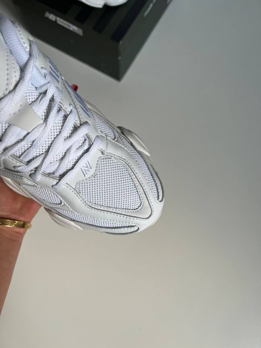 New Balance 9060 - Triple White