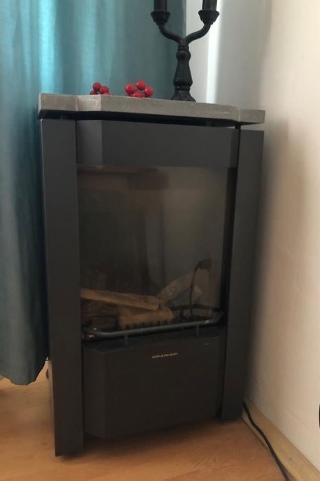 Soba semineu pe gaz apartament modern