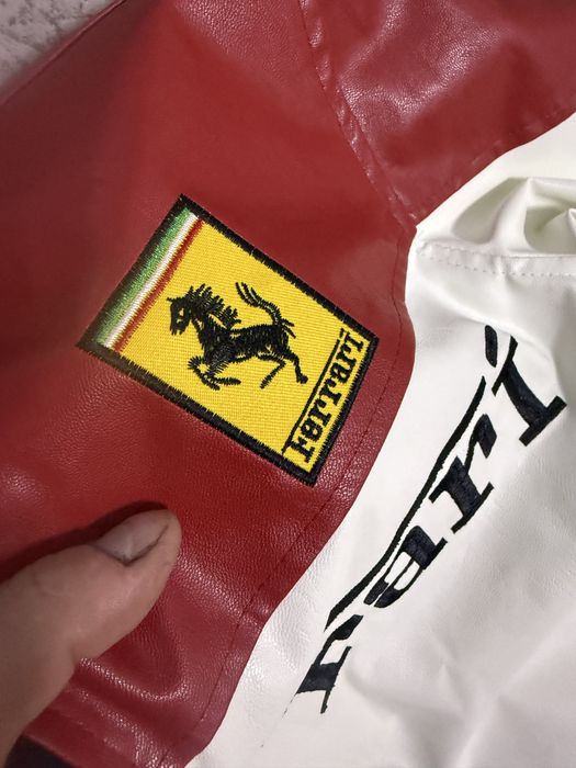 Куртка искуственная кожа , очень красивая