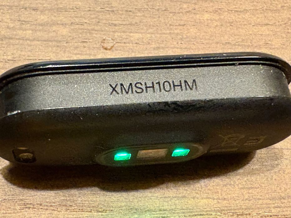 Продавам 3 смарт гривни Xiaomi Mi Band