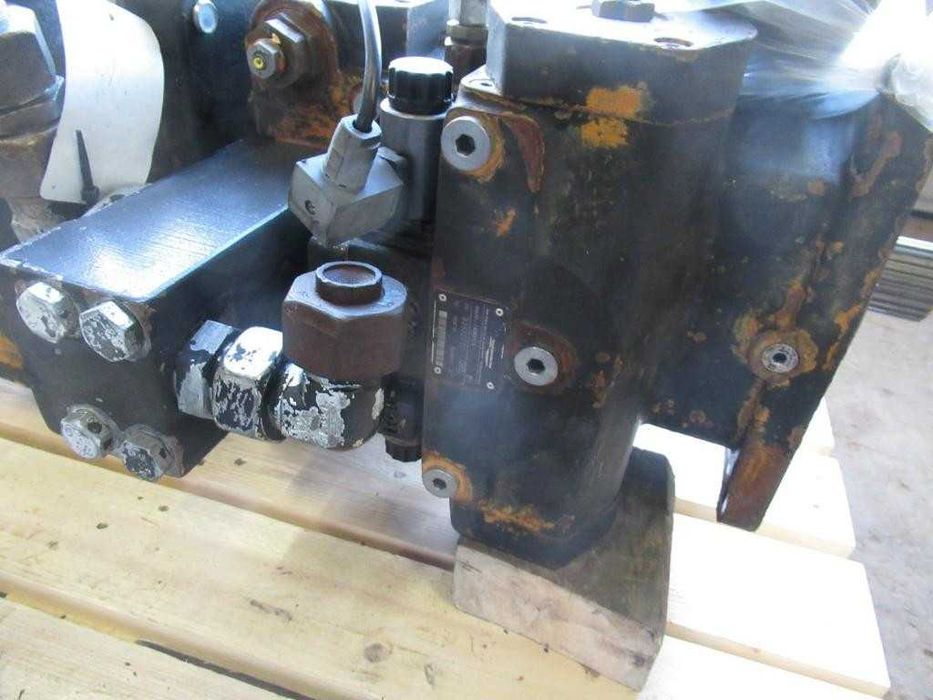 Pompa hidraulica 24211955 pentru utilaj Caterpillar - piese de schimb