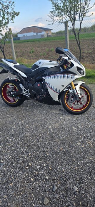 Yamaha R1 2009 Big Bang bine întreținută!