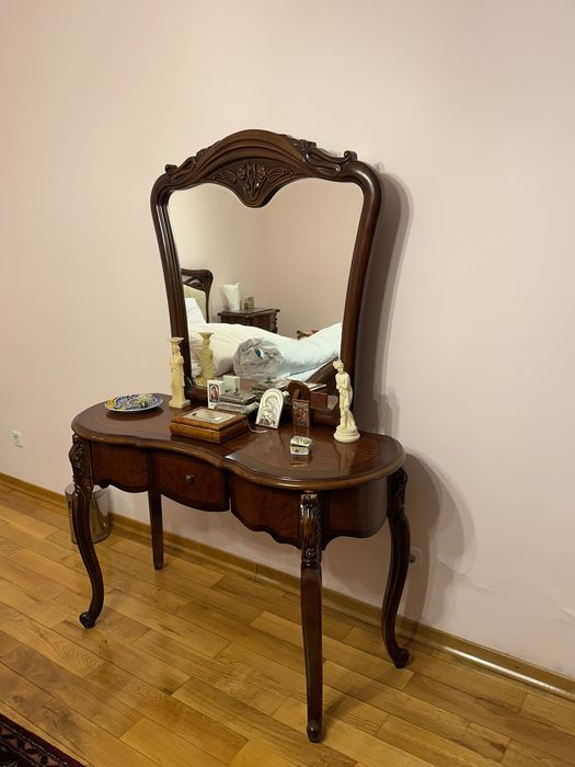OFERTA Mobilier dormitor clasic lemn 9000 ron