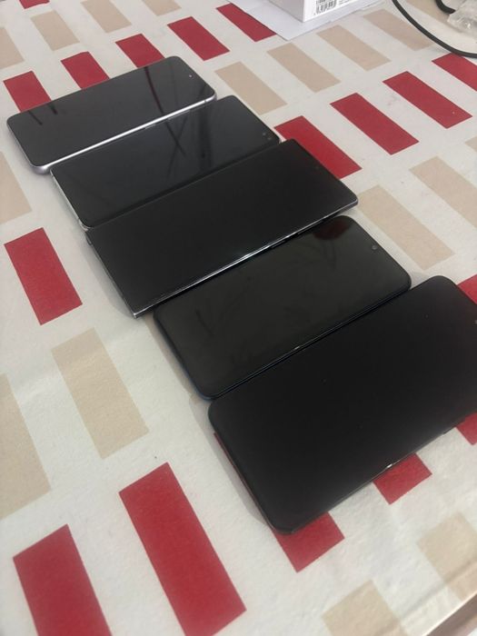 Telefoane Samsung Galaxy S22 Ultra S21 Fe S10 Plus A40 și Motorola G53