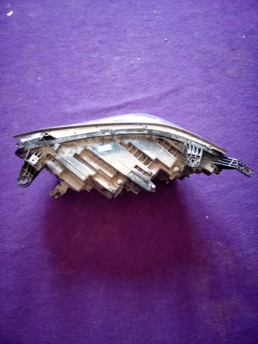 Byd Song plusga oldi o‘ng fara