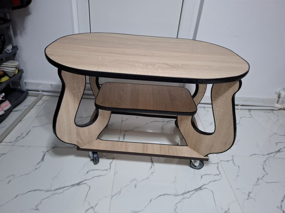 Vand 2 masute pliabile+1 pe rotite