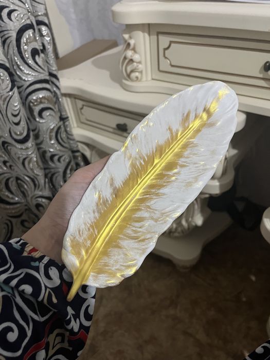 Декор набор  из гипса : руки и перья