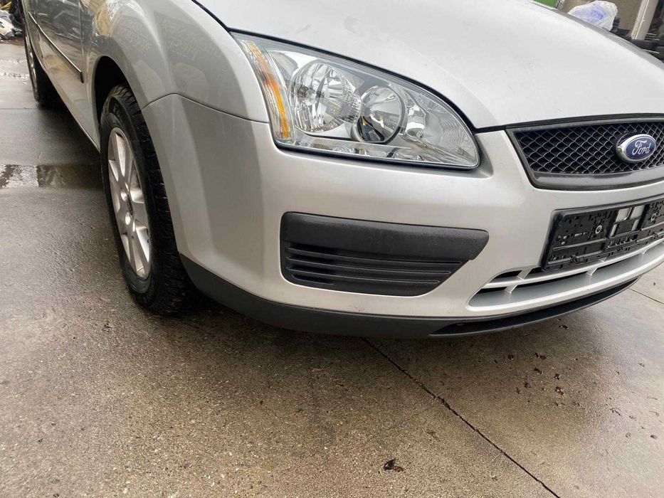 dezmembrez ford focus MK2 , 1.8i/bara fata focus 2/faruri focus 2