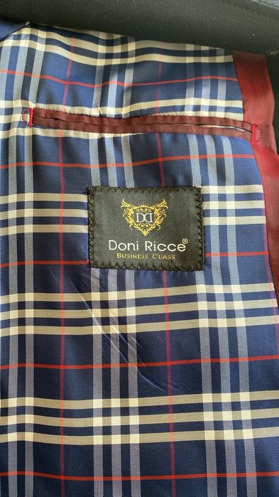 Костюмы мужские продам