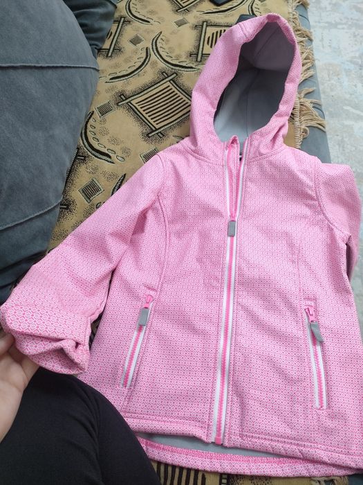 Куртка очень, весна на девочку  рост 140