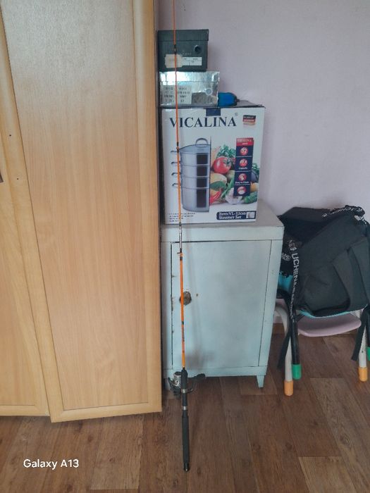 Продам спиник хорошо держитса