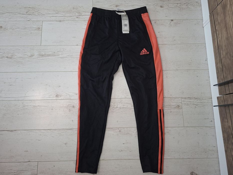 Adidas-Ориг. Долнище Ново!!!