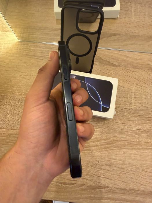 iPhone 16 Pro 256GB Black Titanium - folie + husa, cutie originala