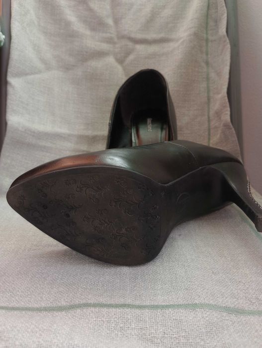 Pantofi cu toc ,marimea 39