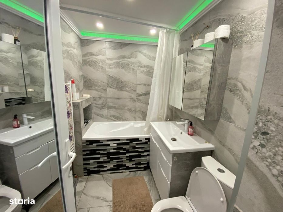 Apartament Centru, Modern, 3 Camere, Targoviste - 420 Euro
