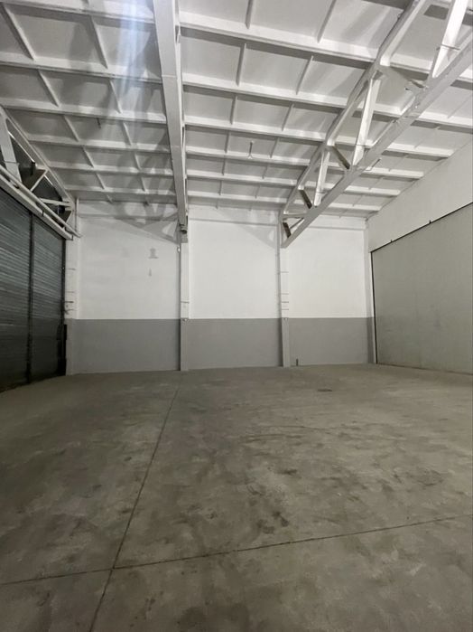 Inchiriere hala industriala din beton 400 mp + birouri 169 mp - Bacau, Constantin Musat