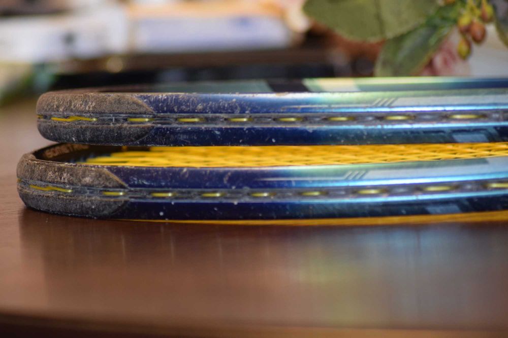 Yonex New EZONE 100 SL, 270g, 2 Rachete la pret de una + geanta bonus