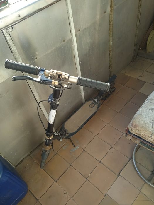 Продам самокат   .