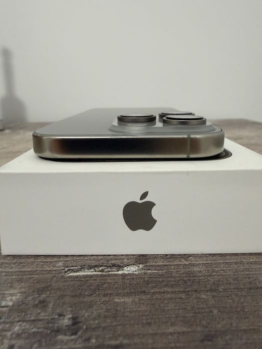 Vand iphone 16 pro 265 gb