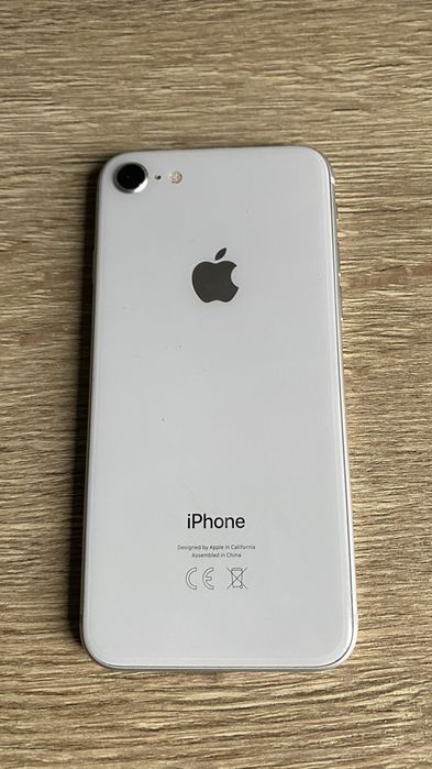 Vand iPhone 8 - 64GB Silver