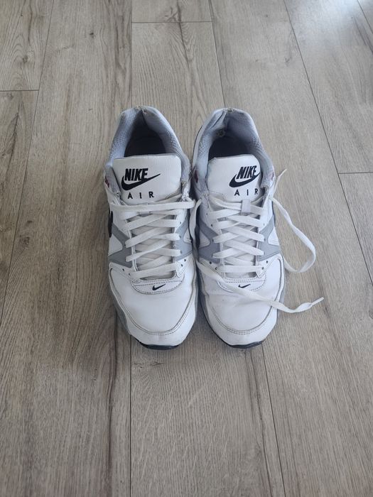 Nike air max command