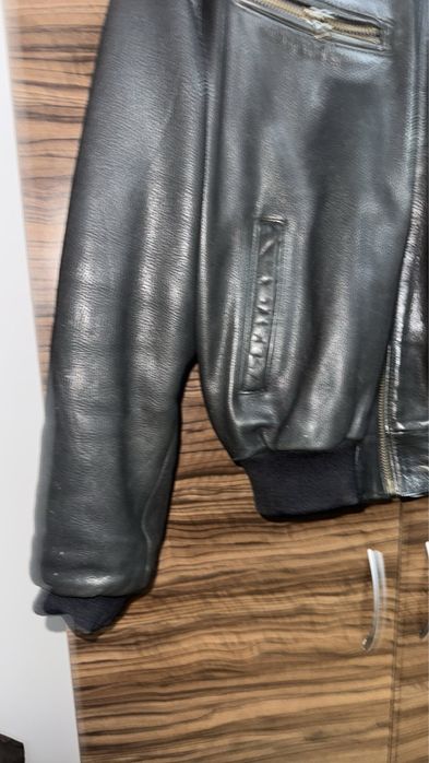 Кожено яке бомбър.