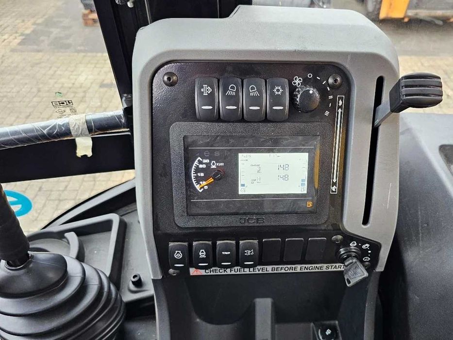 Экскаваторы-погрузчик JCB 3DX Plus 4WD / Кондиционер