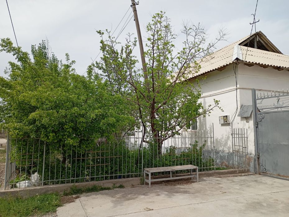 Үй сатылады.Бау бақшасы мен.15 млн.Бағасы келісімді.