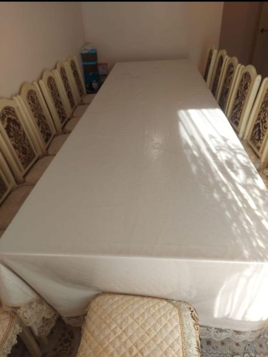 Гостевой стол для зала