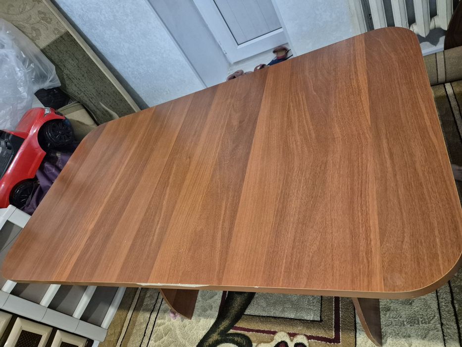 Продается кухонный стол
