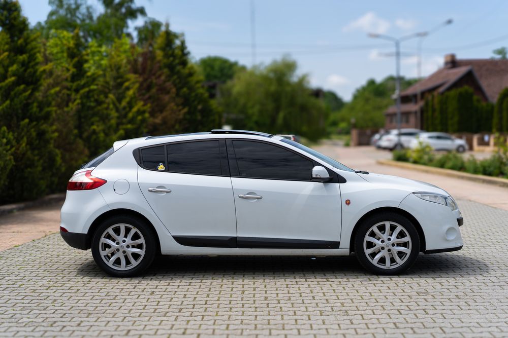 RENAULT Megane 2011 — imagine 2