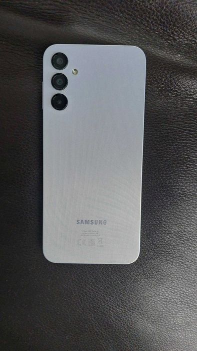 Продавам Samsung Galaxy A14 5G и Xiaomi Redmi 7A