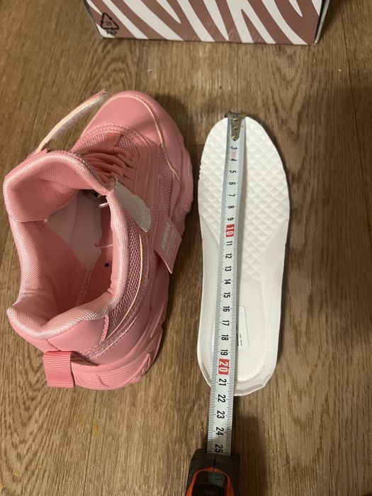 Кроссовки для девочки 34-35р