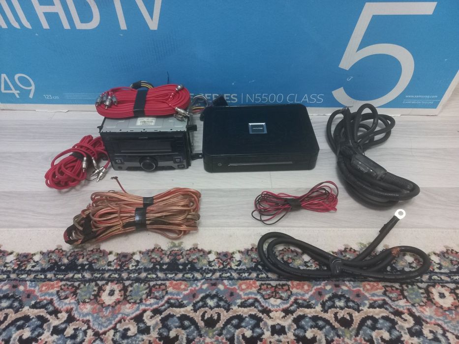 Авто аудиосистема в комплекте Alpine