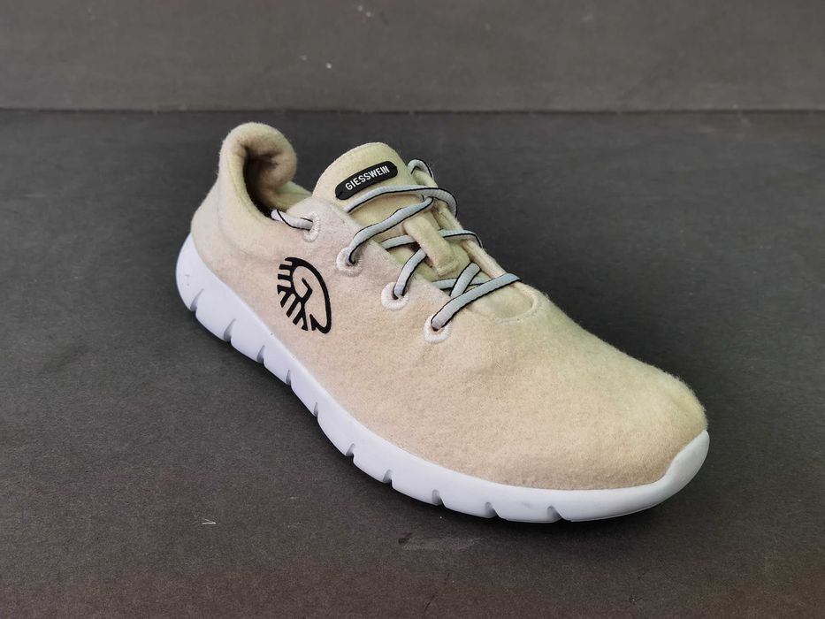 Adidasi alergare 43 44 GEISSWEIN- Elvetia Lana Merino 750 Ron Ca NOI