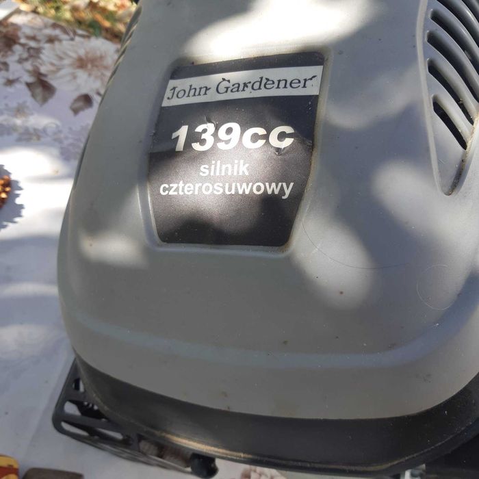 Двигател за косачка или мотофреза