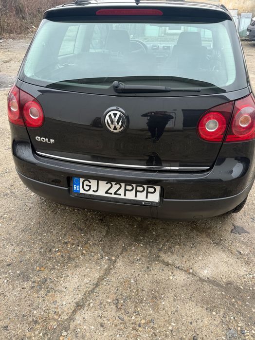 Vând Volkswagen Golf 5