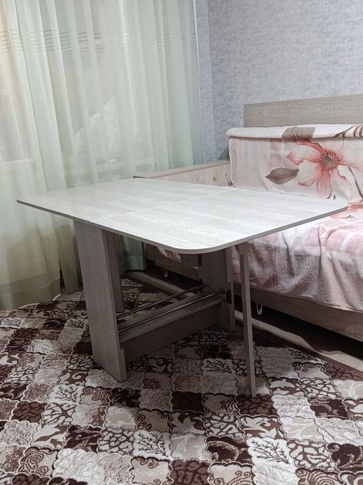 Стол-транформер, стол-книжка,