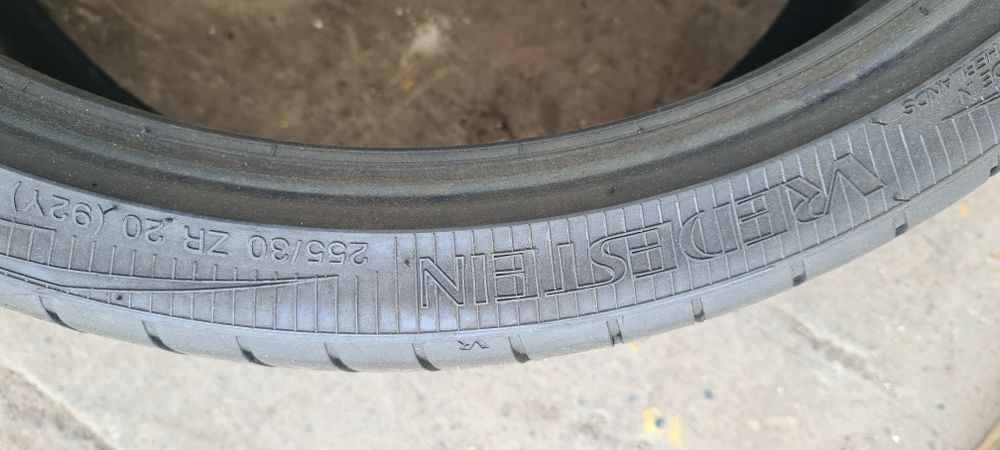 2 anvelope vara Vredestein 255/30/20 ,dot 2018