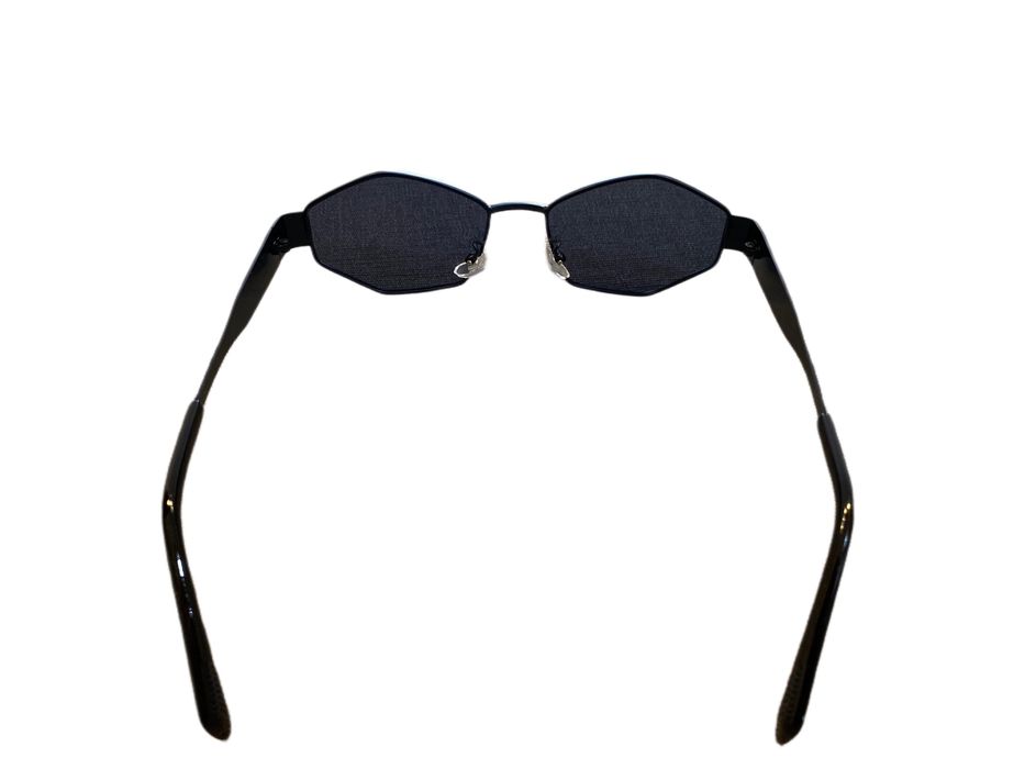 Очила с кутия, платнено джобче + микрофибърна кърпичка.