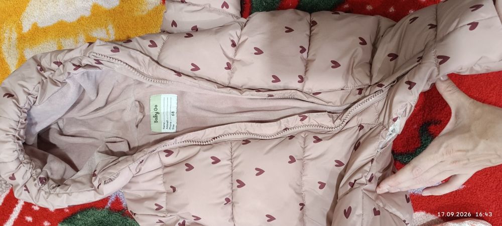 Отдам даром комбезы на девочку