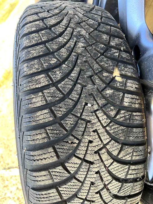 Goodyear 205/55 R16 | 4 бр. зимни гуми | Aлуминиеви джанти Dezent