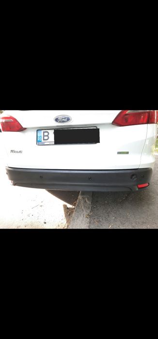 Montez senzori de parcare, camere video, casetofoane, fac boxe cu Blue