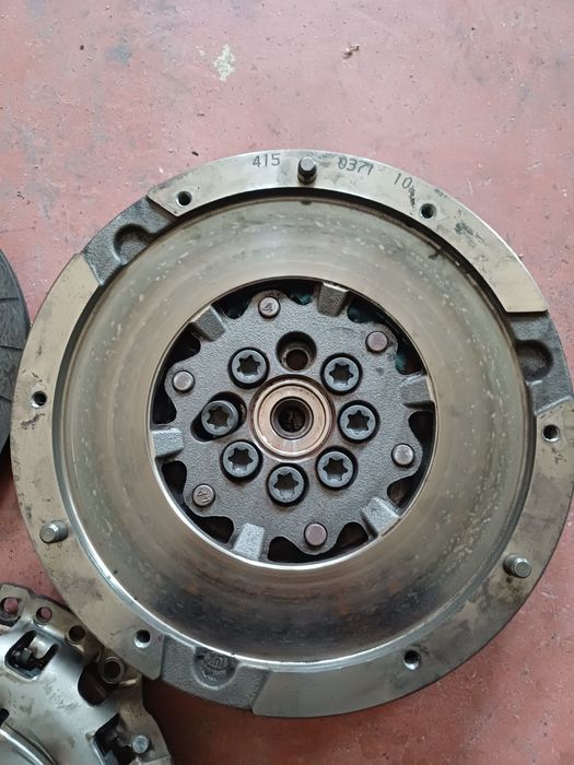 Kit ambreiaj bmw e60 e61 525d 530d