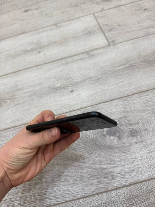 Iphone se 2020 skidkada