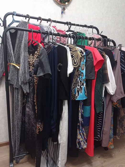 Женская платья одежда б/у