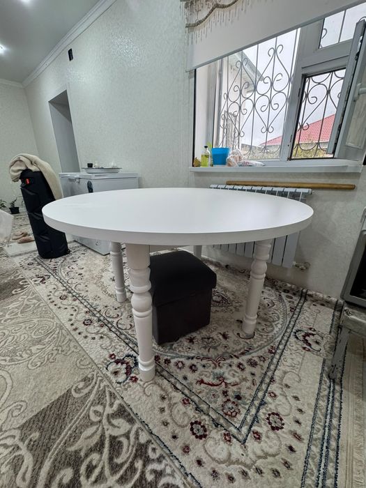 Үстел сатылады ақ