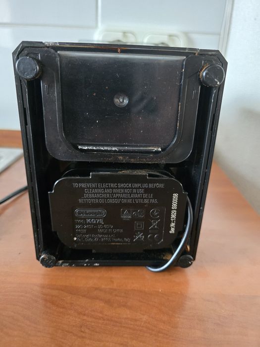 Кофемолка Delonghi KG79